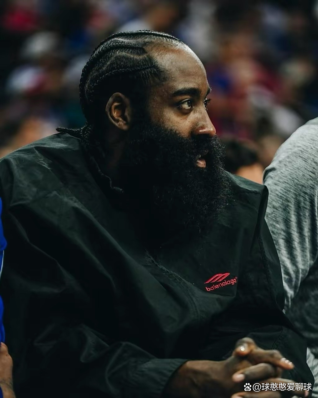 马赛赛前手感冰凉,志在世预赛名次提升,球迷炸锅,医务组通报恢复(赛里木湖的云原唱) 马赛赛前手感冰凉,志在世预赛名次提升,球迷炸锅,医务组通报恢复(赛里木湖的云原唱)