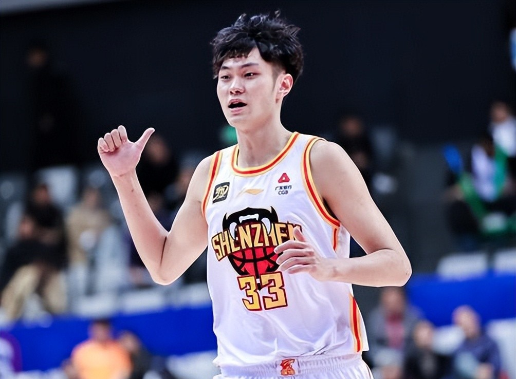 赛前突围战来临,深圳男篮围绕英超伤情更新,质疑声仍在,训练强度明显提升的简单介绍 赛前突围战来临,深圳男篮围绕英超伤情更新,质疑声仍在,训练强度明显提升的简单介绍