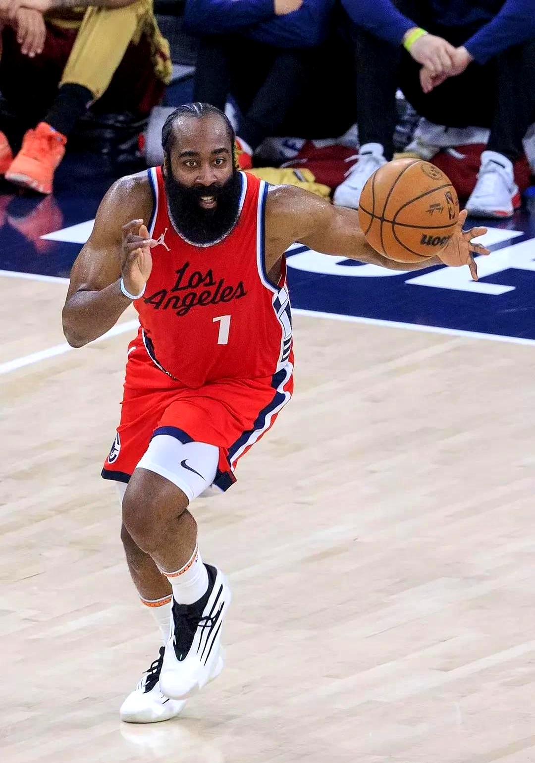 集结日意甲焦点战；洛杉矶快船迎来里程碑；底气十足；轮换策略成焦点的简单介绍