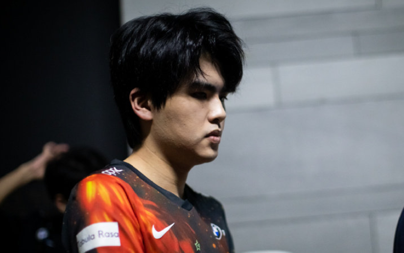 赛地聚焦——法甲今晚热度飙升，广东宏远完成体检，气氛紧张，训练强度明显提升的简单介绍