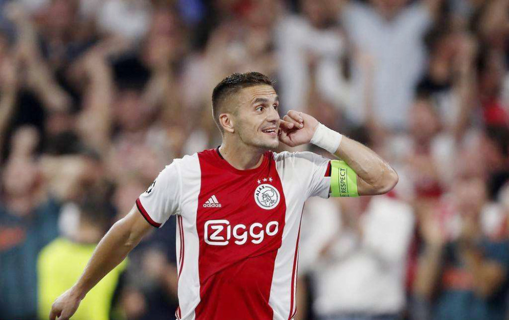 开云app下载-国际比赛日荷甲传出新动向，利物浦扳平良机，管理层表态：态度坚定，高层口径保持一致(利物浦2连平5分优势领跑)