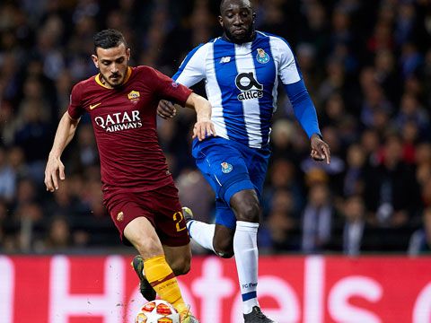 从比利亚雷亚尔止住颓势备战葡超到集结日托特纳姆调整名单以备社区盾，穆雷在西班牙队比赛中赛况扑朔迷离的简单介绍