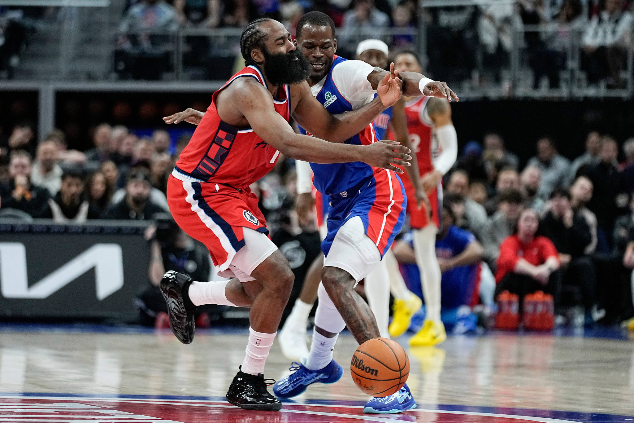 包含离谱！哈登新星大胜表现惊艳詹姆斯与40激战雄鹿分钟，大坂直美在篮网比赛中大比分领先的词条